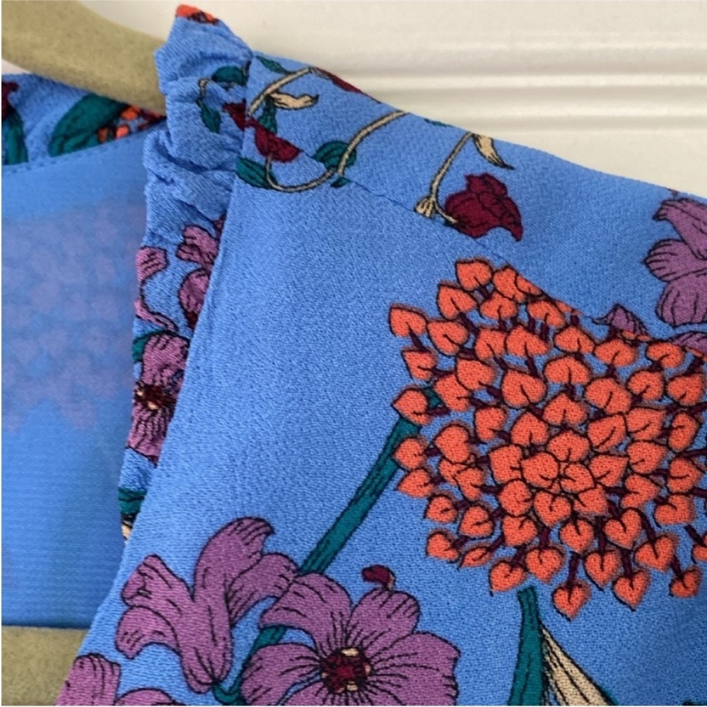 ASTR The Label Faade Wrap Top Shirt Floral Blouse size Small - Picture 9 of 16